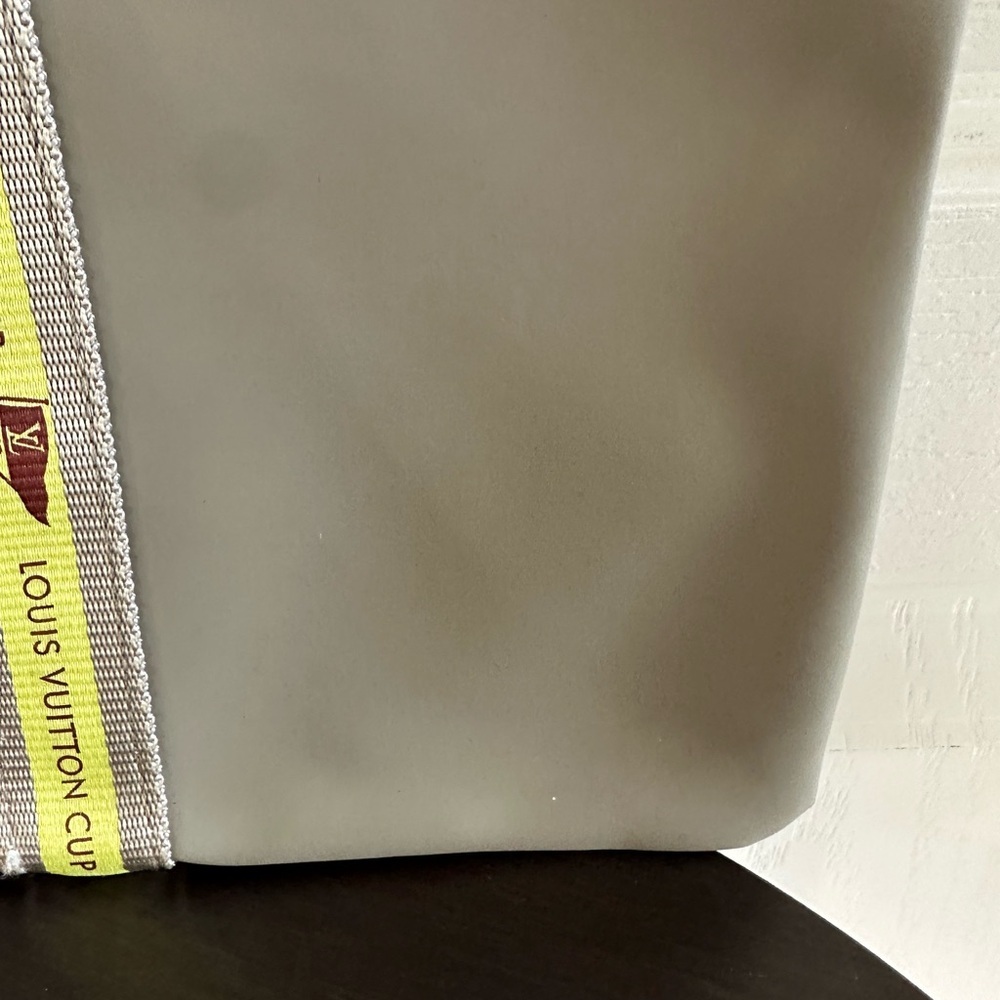 Louis Vuitton LV Cup – Limited Edition Bag - Authentic Rubberized Vinyl - Picture 4 of 12
